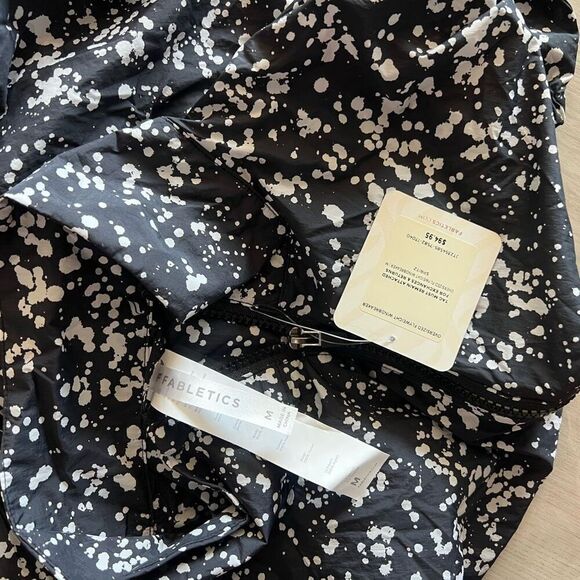 Fabletics Oversized Flyweight Windbreaker size M - Picture 6 of 9